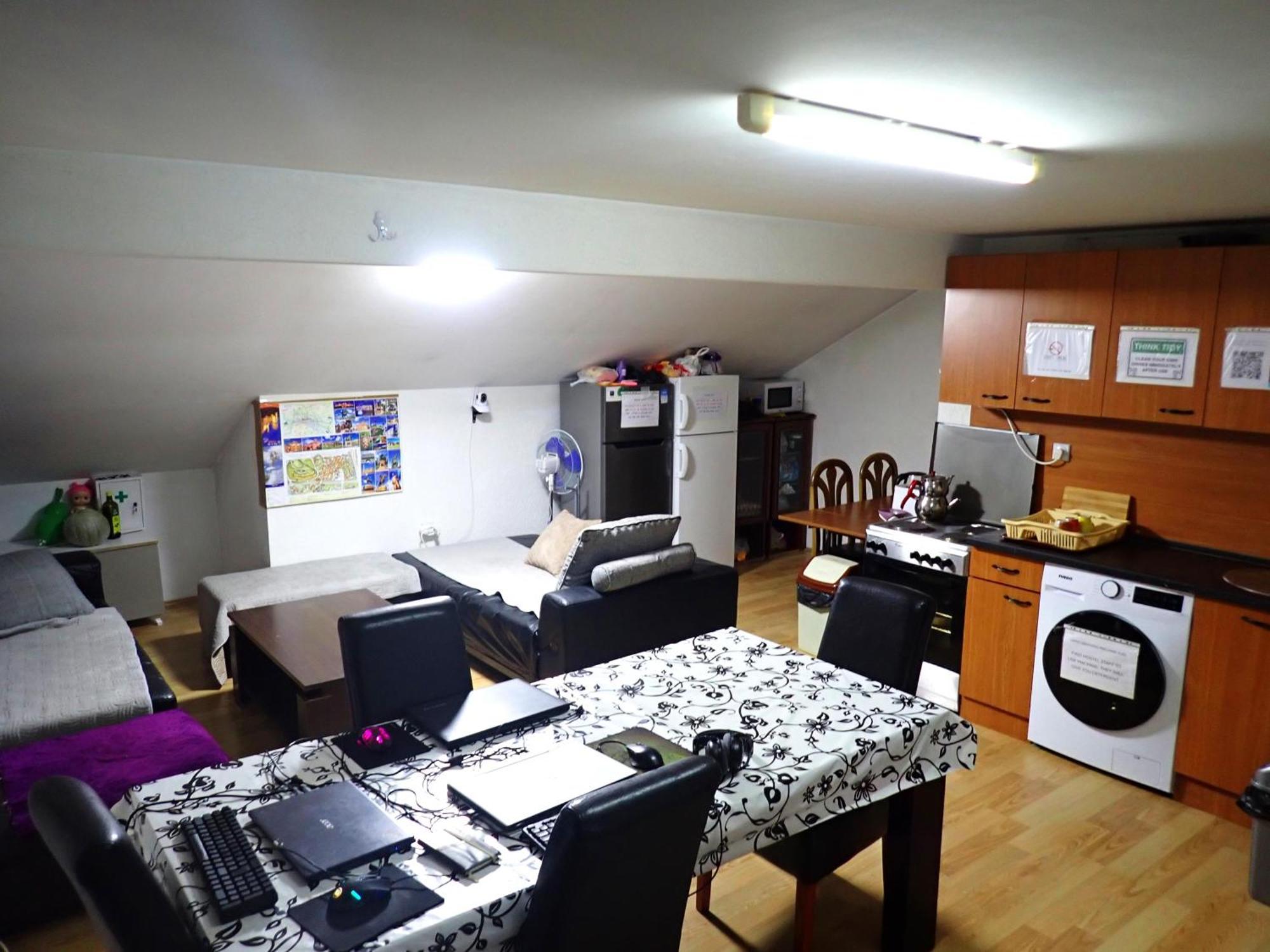 Historia Hostel Скопье Экстерьер фото